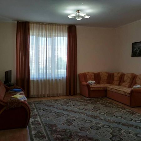Apartments Domovik Просторная Квартира С Видом На Горы Mukatschewo Exterior foto