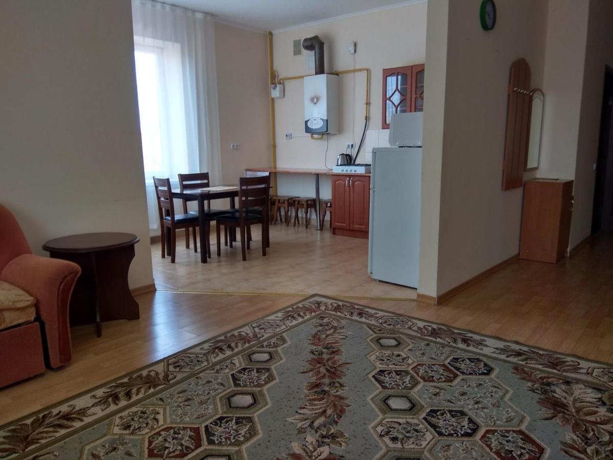 Apartments Domovik Просторная Квартира С Видом На Горы Mukatschewo Exterior foto